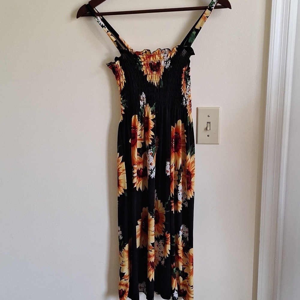 Floral Sunflower Black Dress Size S/M - Picture 4 of 4